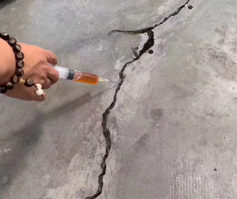 平原混凝土裂缝修补技术详解​